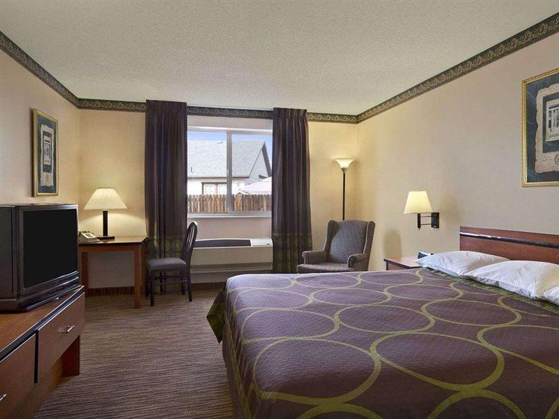 Super 8 By Wyndham Colorado Springs Airport Motel Exterior photo